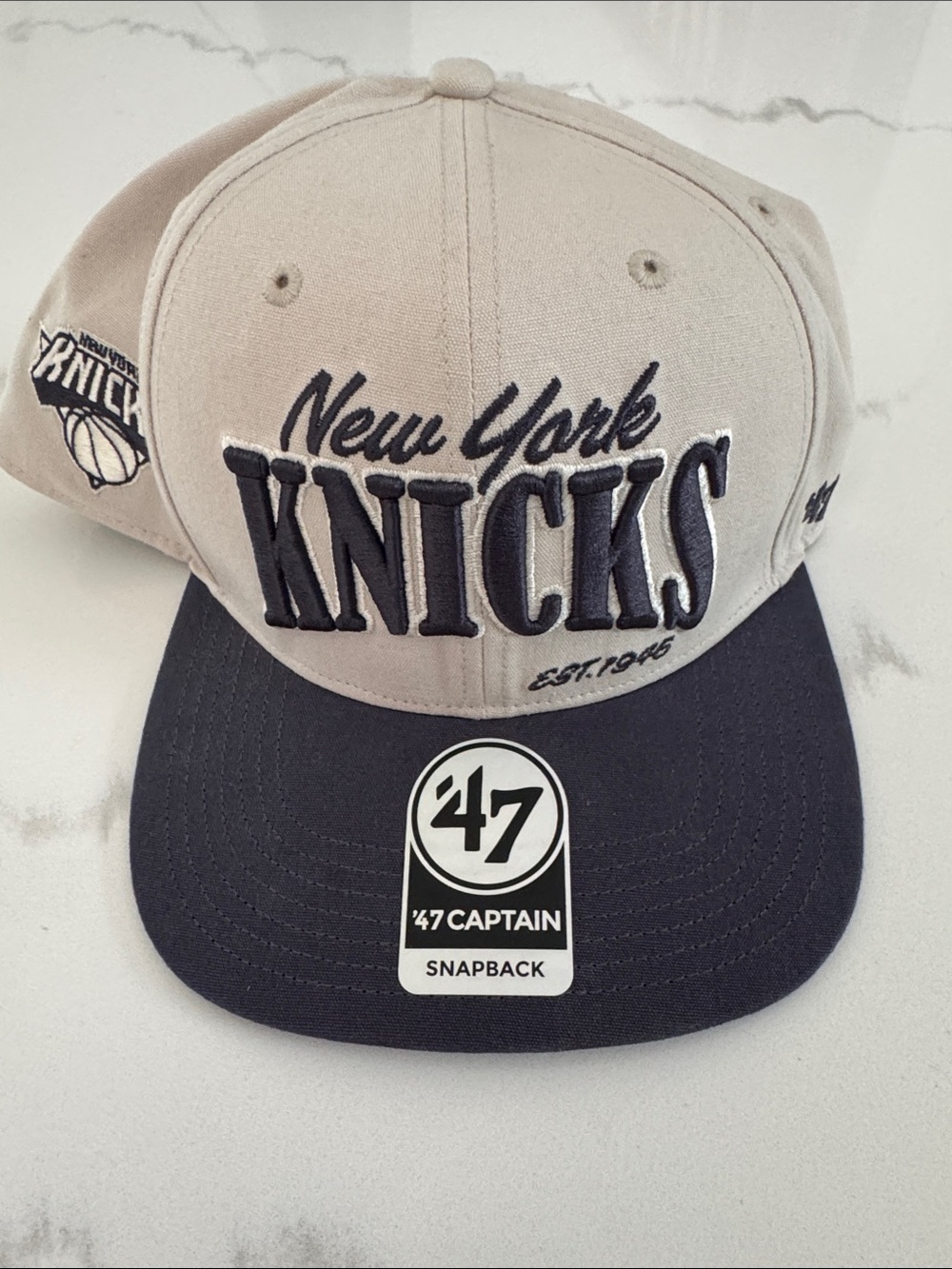 47 Brand New York Knicks Two-Tone Snapback Hat - Beige & Navy
